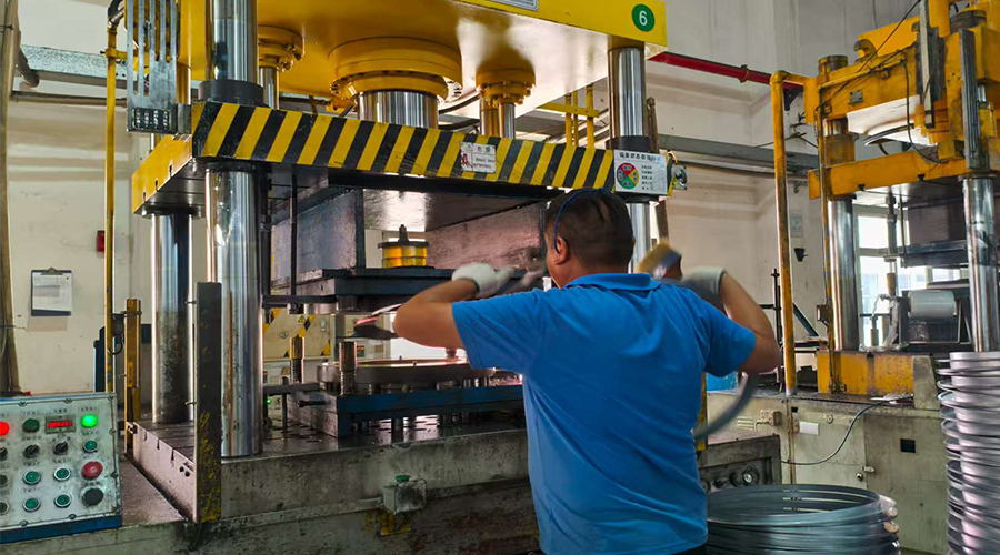 金環(huán)電器的滾筒干衣機(jī)如何適應(yīng)游艇、輪船等特殊海洋環(huán)境，確保高安全性和穩(wěn)定性？